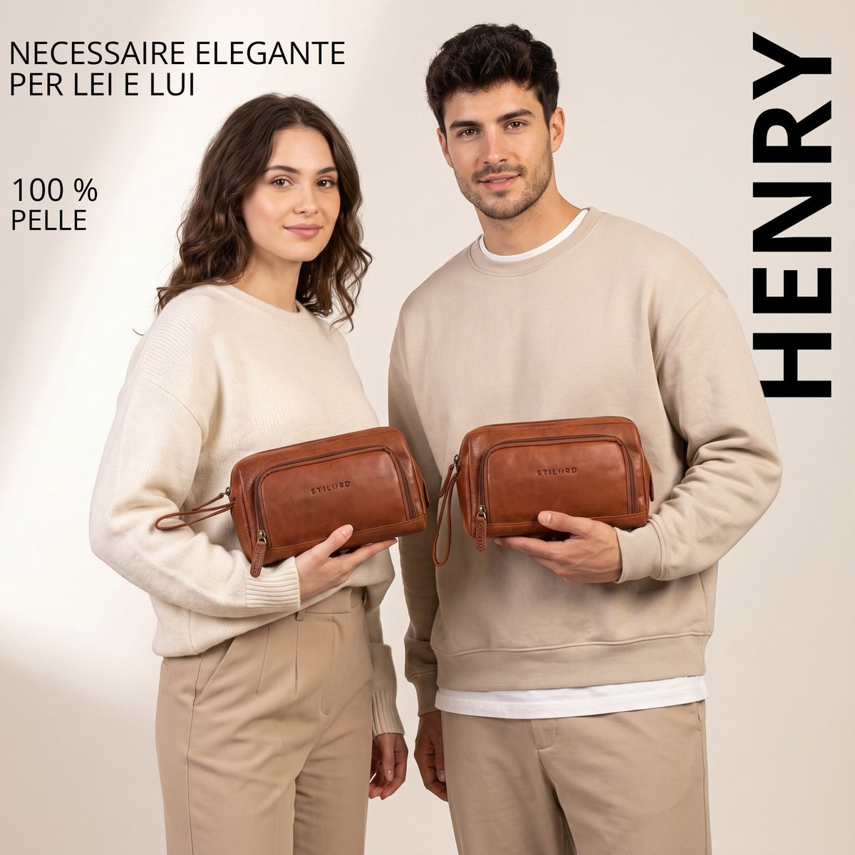 Necessaire in pelle maraska marrone, vista frontale, con stampa STILORD, tenuto da uomo e donna