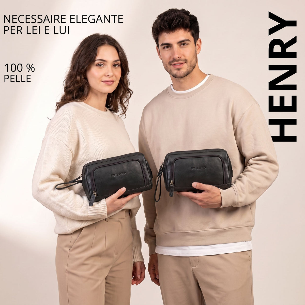 Due persone tengono necessaire in pelle nera Henry con STILORD impresso, vista frontale