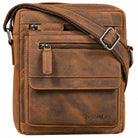 Tracolla piatta da uomo in pelle bergamo marrone, tasche frontali con zip, pattina, tracolla regolabile e logo impresso STILORD